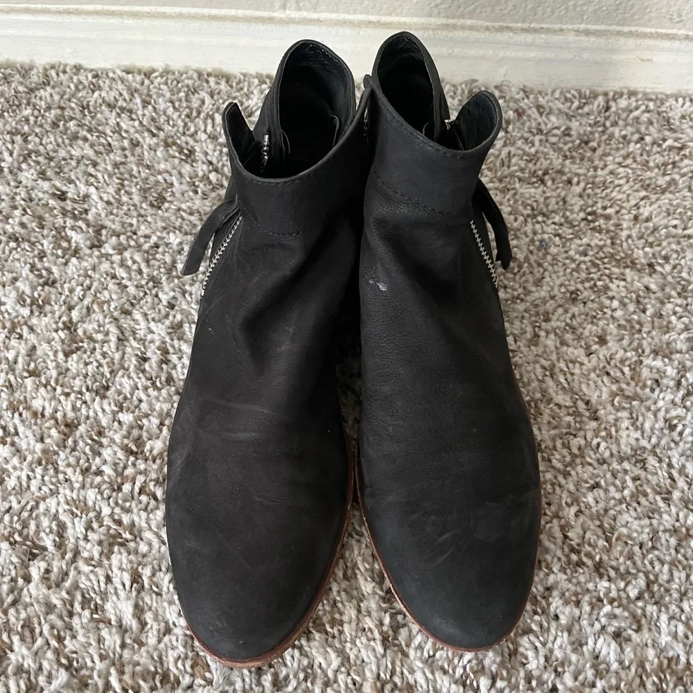 Sam Edelman black color